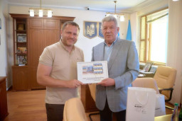 Підтримка ВПО: Бахмут та Кам’янець-Подільський підписали Декларацію солідарності