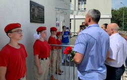 В окупованому Маріуполі школярів зобов&rsquo;яжуть приєднуватися до піонерських організацій