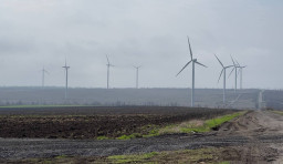 На Донеччині взялись за ремонт вітрогенераторів біля Комінтернового