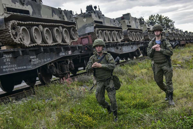 Росіяни продовжують перекидати резерви до Бахмута Росіяни продовжують перекидати резерви до Бахмута