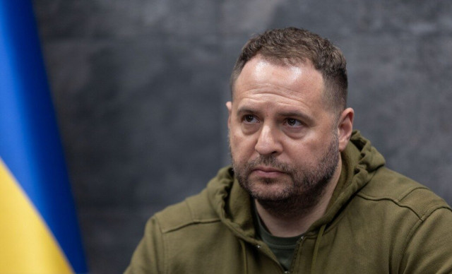 Рішення Єрмака щодо тривалої оборони Бахмута могло підірвати українську оборону — FT