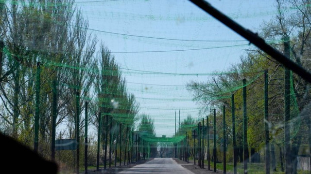 На Донеччині розпочнуть встановлення сертифікованих антидронових сіток на дорогах На Донеччині розпочнуть встановлення сертифікованих антидронових сіток на дорогах