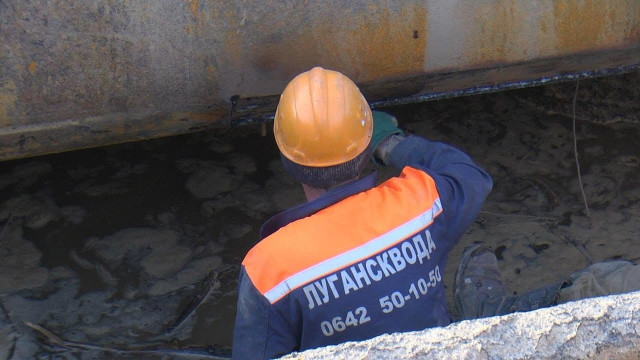 Аварія на водоводі: чверть мільйона жителів Луганщини знову без води Аварія на водоводі: чверть мільйона жителів Луганщини знову без води
