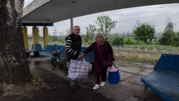 64 людини за місяць: група "Фенікс" евакуювала дітей і маломобільних жителів Донеччини