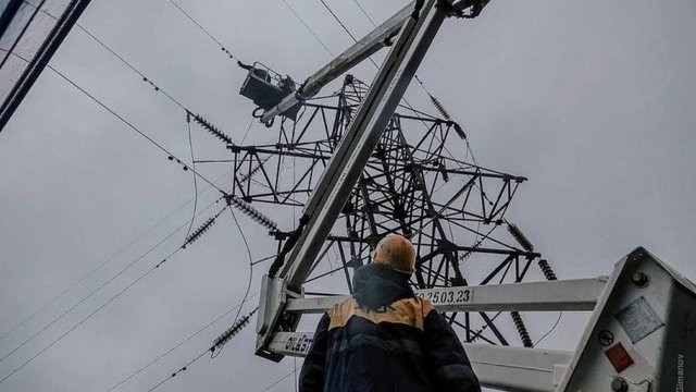 Енергетики відновили електропостачання для понад 15 тисяч осель на Донеччині