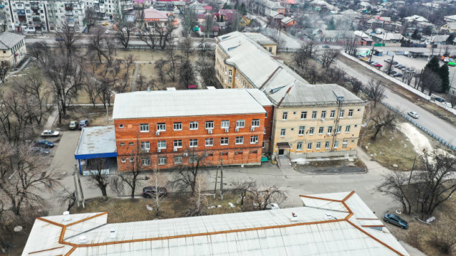 У Добропіллі через небезпеку призупинила роботу центральна лікарня У Добропіллі через небезпеку призупинила роботу центральна лікарня