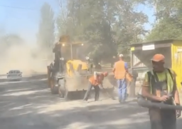 Користувачі мережі обурені ремонтом дороги у Дружківці: лінія фронту за 20 кілометрів