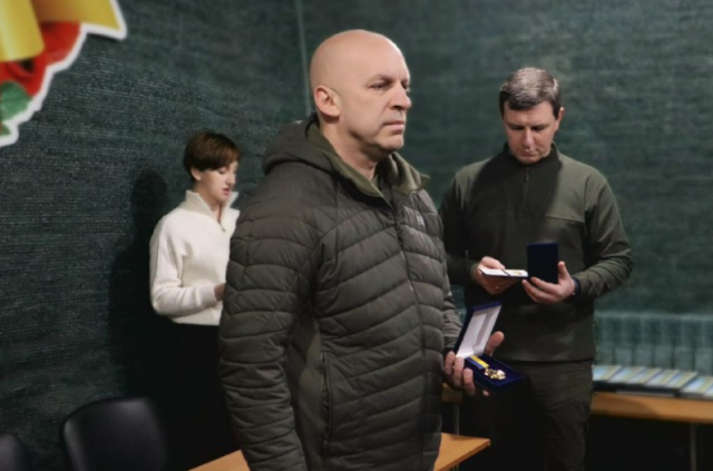 Представники 14 регіонів допомагають у зведенні фортифікаційних споруд на Донеччині - Філашкін