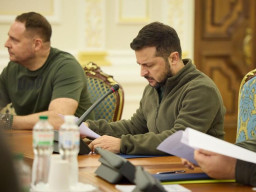 Володимир Зеленський прийняв санкції від РНБО