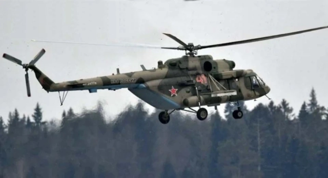 Український FPV-дрон знищив російський гелікоптер Мі-8 на Донеччині Український FPV-дрон знищив російський гелікоптер Мі-8 на Донеччині