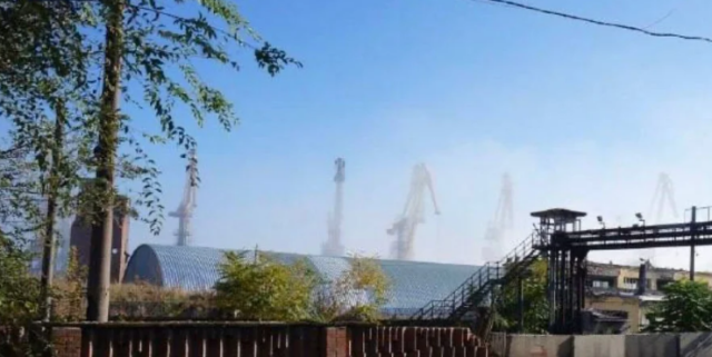 В окупованому Маріуполі пролунав вибух біля Азовсталі