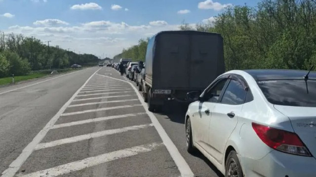 На кордоні між Луганщиною та РФ утворилися кілометрові черги