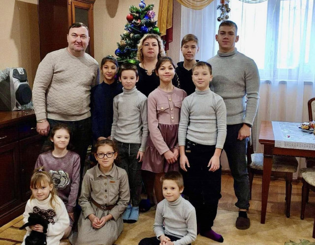 Евакуйований дитячий будинок сімейного типу отримав нове житло на Київщині