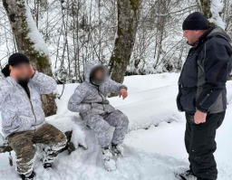 У Карпатах рятувальники відшукали "туристів" з Донеччини та Київщини: 7 днів горами йшли до Румунії