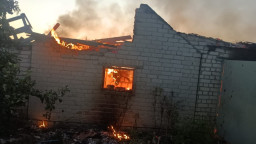 ДСНС загасила вогонь у Дробишевому після ворожого обстрілу