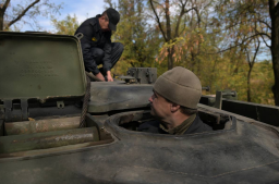 Російська армія переодягається у цивільний одяг та намагається просочитися у Часів Яр та Торецьк