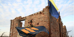 ЗСУ підняли прапор над зруйнованою Андріївкою