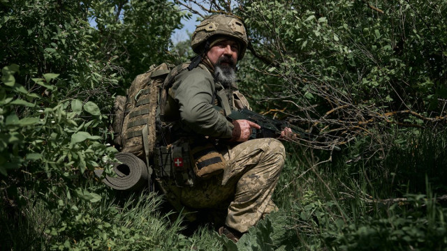 Сили оборони нищать склади боєприпасів та піхоту ворога в Серебрянському лісі Сили оборони нищать склади боєприпасів та піхоту ворога в Серебрянському лісі