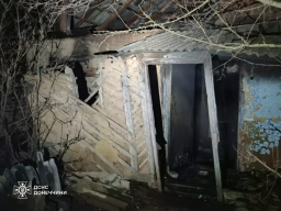 У Краматорському районі побутова пожежа мало не вбила літню жінку - ДСНС