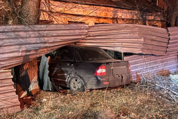 У Краматорську п'яна кермувальниця скоїла наїзд на паркан