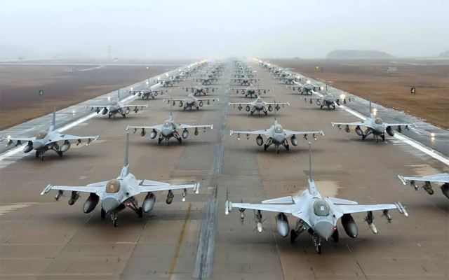 Західні літаки F-16 непристосовані до української інфраструктури - Reuters