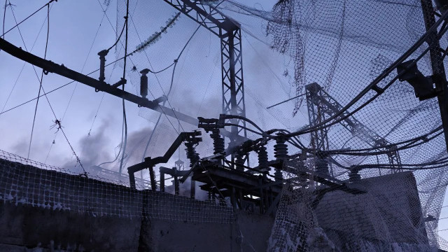 Росіяни заявили про серйозні пошкодження енергосистеми Луганщини Росіяни заявили про серйозні пошкодження енергосистеми Луганщини