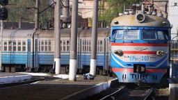 Коригування розкладу: потяги в Донеччині перенаправляють через загострення ситуації