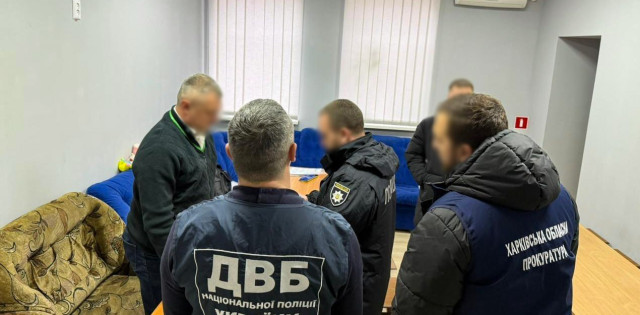 На Донеччині ліквідовано схеми із продажу водійських прав та конфіденційних даних