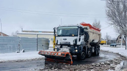 На Донеччині залучили 11 одиниць техніки для очищення доріг