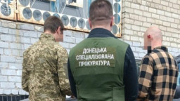 У Донецькій області судитимуть військового та голову фонду за продаж гуманітарних авто