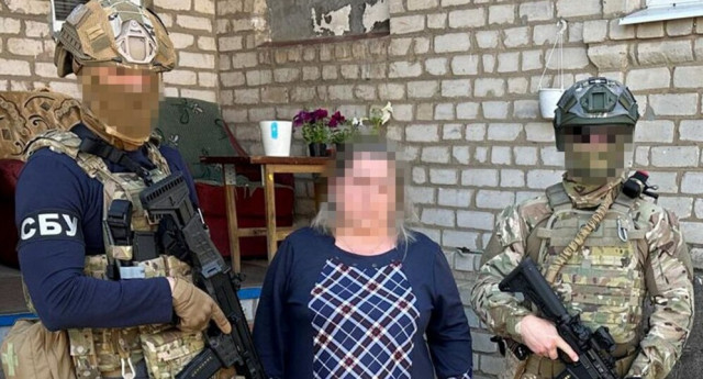 СБУ викрила двох інформаторок, які збирали розвіддані для окупантів у Слов'янську та Красноторці СБУ викрила двох інформаторок, які збирали розвіддані для окупантів у Слов'янську та Красноторці