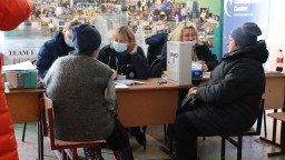 Понад 10 тис мешканців Донеччини отримали допомогу в транзитному центрі на Харківщині