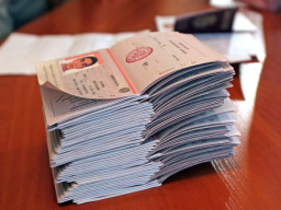 Окупанти повідомили про масову паспортизацію мешканцiв "лнр"