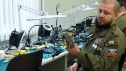 Більше двох тисяч молодих людей пройшли навчання у філії центру "Воїн" у Луганську