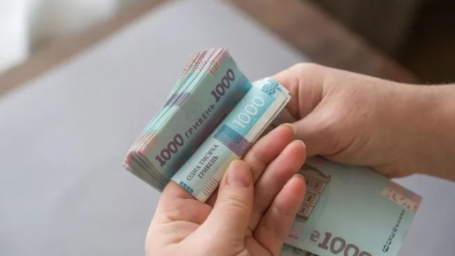 У Краматорську підприємниця кілька місяців платила хабарі податківцю, щоб уникнути перевірок У Краматорську підприємниця кілька місяців платила хабарі податківцю, щоб уникнути перевірок