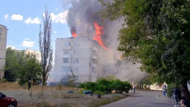 Потужний вибух у Сіверськодонецьку призвів до пожежі в житловому будинку: що відомо Потужний вибух у Сіверськодонецьку призвів до пожежі в житловому будинку: що відомо