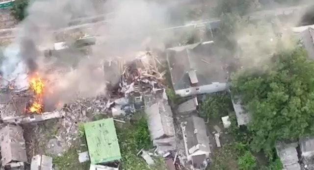 Відновлення ворожих штурмів у Красногорівці: окупанти нарощують інтенсивність атак