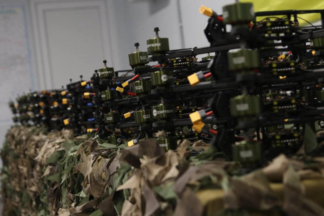 Луганщина передала майже сотню FPV-дронів українським оборонцям Луганщина передала майже сотню FPV-дронів українським оборонцям