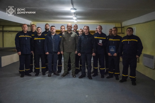 На Донеччині 32 рятувальника отримали нагороди за мужність та незламну волю в умовах війни