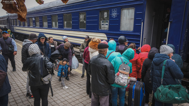 Продовжується евакуація населення з Донеччини Продовжується евакуація населення з Донеччини