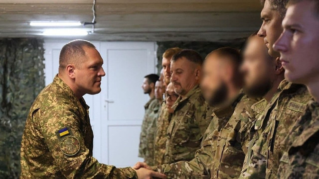 Захисники на Донеччині отримали нагороди до Дня Прапора та Дня Незалежності Захисники на Донеччині отримали нагороди до Дня Прапора та Дня Незалежності