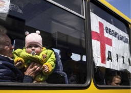 На Донеччині триває примусова евакуація дітей з небезпечних зон