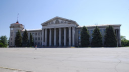 Українські партизани спалили "виборчий пункт" на Луганщині