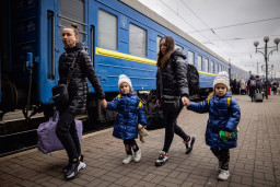 Другий евакуаційний потяг з Донецької області спрямує на Рівненщину