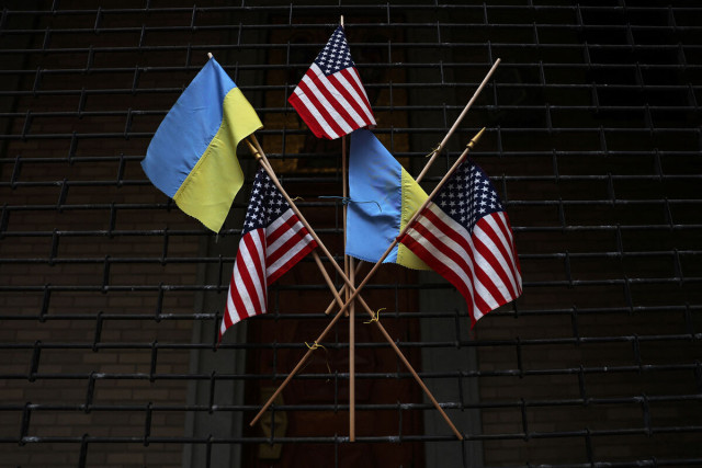 Результати опитування Pew Research Center щодо підтримки України
