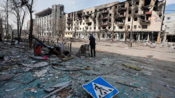 Потужні вибухи у Маріуполі: окупанти зазнали удару по пивзаводу