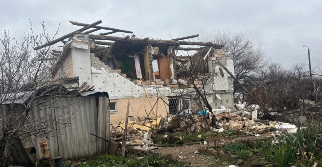 Через ворожі обстріли на Донеччині за добу зруйновано 49 житлових будинків