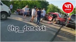 На Новоазовской трассе в масштабном ДТП погибли два человека
