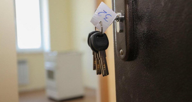 Окупаційна влада Луганщини роздаватиме сиротам житло з "безгоспного фонду" Окупаційна влада Луганщини роздаватиме сиротам житло з "безгоспного фонду"