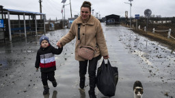 Загарбники посилюють перевірки документів на кордоні Луганщини та Росії